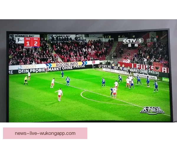 黑白影像重现经典足球对决的激情现场全程直播回忆盛宴